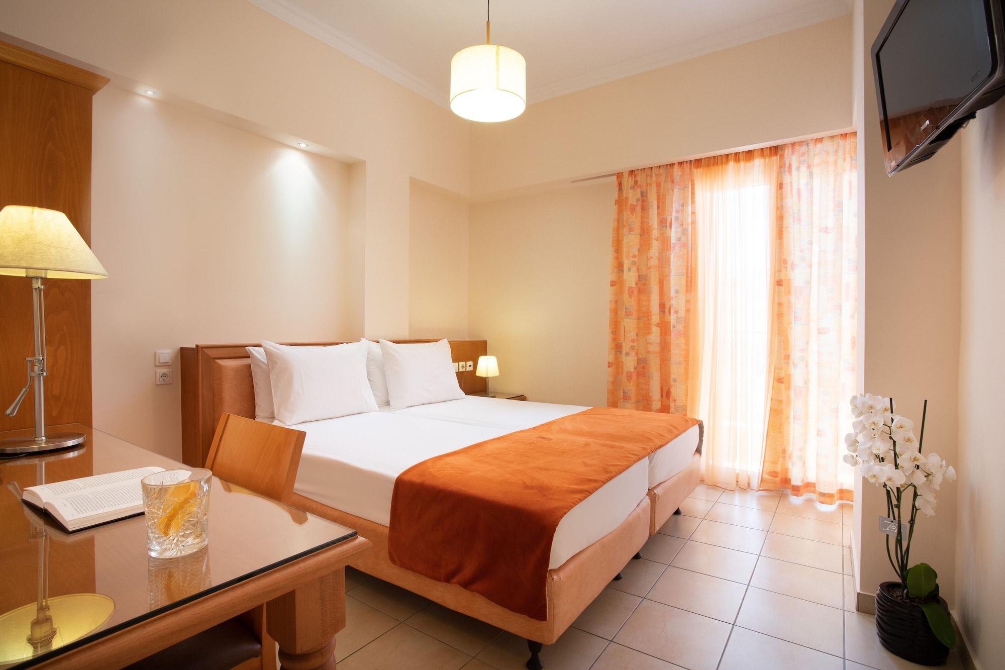 Pantheon City Hotel Gythio Exterior photo
