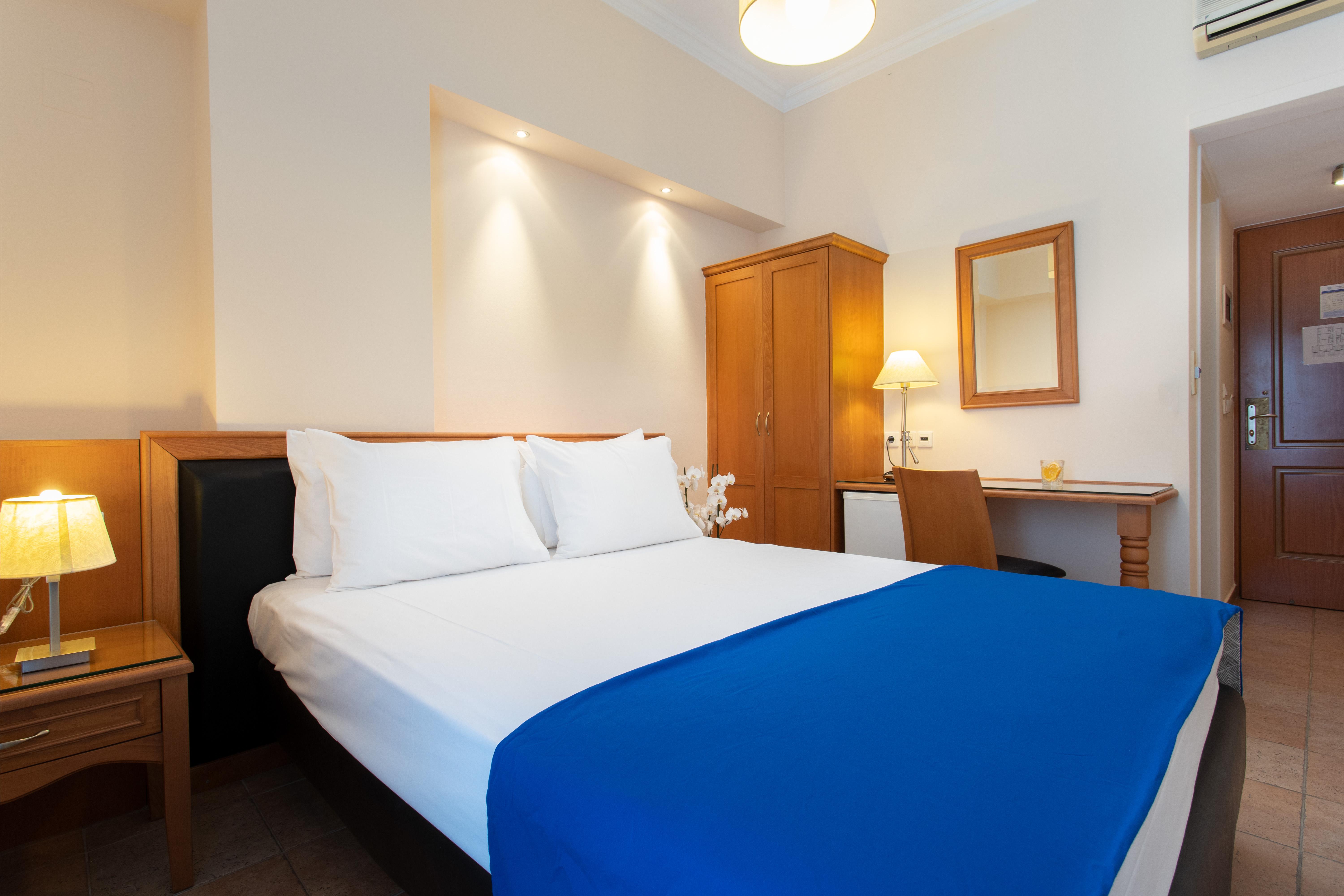 Pantheon City Hotel Gythio Exterior photo