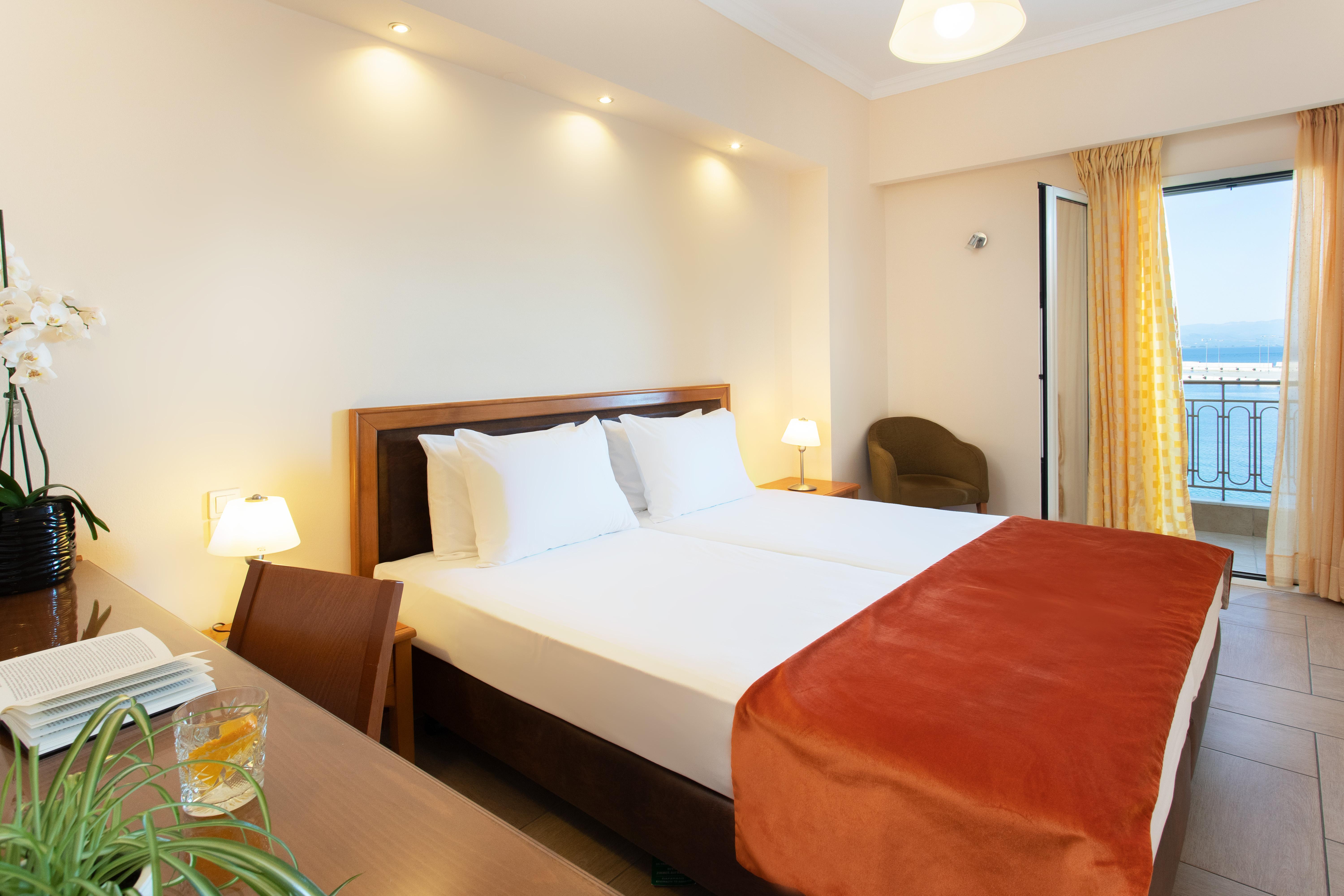 Pantheon City Hotel Gythio Exterior photo