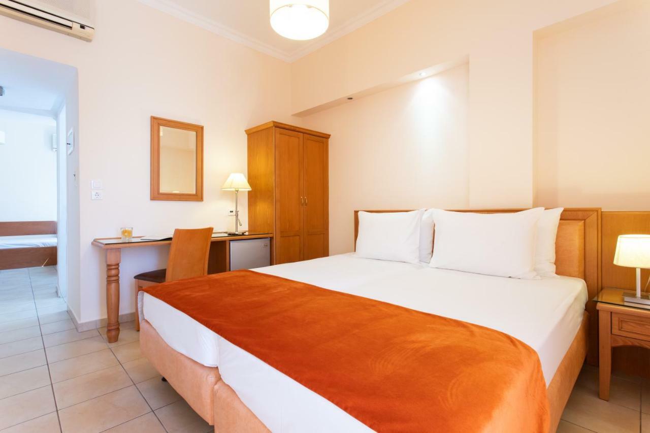 Pantheon City Hotel Gythio Exterior photo